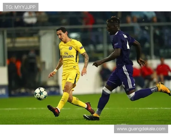 保利尼奥近期比赛阅读能力表现稳健，攻防转换中作用清晰