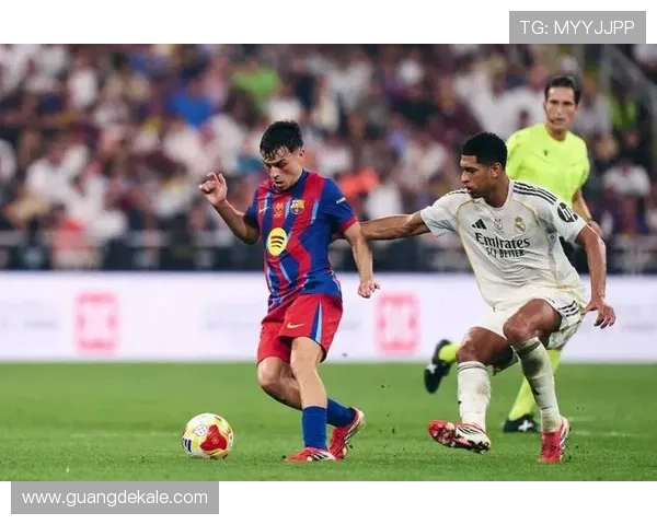 佩德里本赛季表现稳健,持续巩固其西班牙足球偶像地位 佩德里本赛季表现稳健,持续巩固其西班牙足球偶像地位