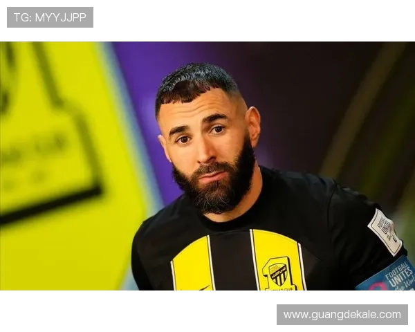 本泽马的战术角色为何能长期稳定首发