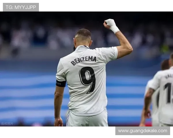 本泽马 vs 大罗：巅峰期核心中锋角色与统治力差异解析