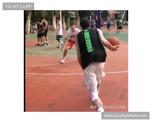 篮球翻腕违例怎么判定？